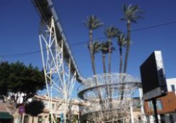La palmera centenaria y su espectacular protección/mirador de Daya Vieja (Alicante)