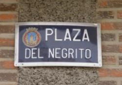 Plaza del Negrito de Lorca (Murcia). Una plaza con poema.