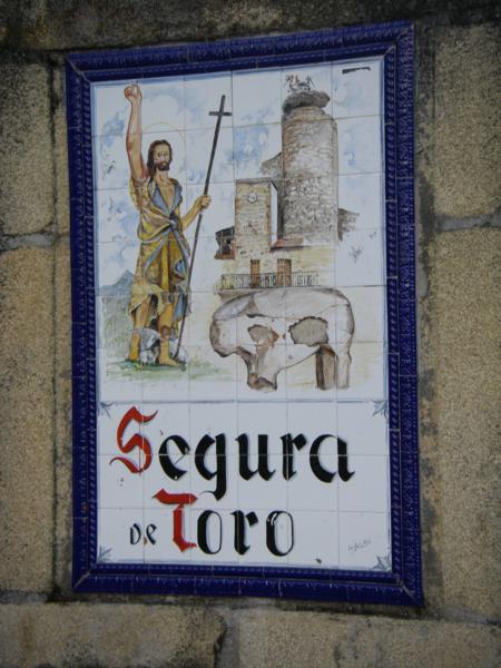 Cartel del pueblo de Segura de Toro (Cáceres) 022_450x600