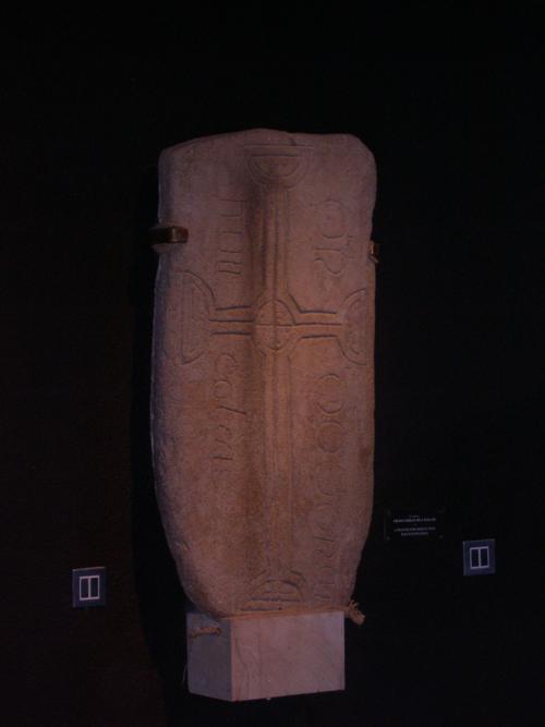 Lápida Precristiana (1).Monasterio de Clonmacnoise (Irlanda) _500x667
