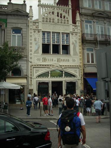 Exterior de la Librería Lello (Oporto)